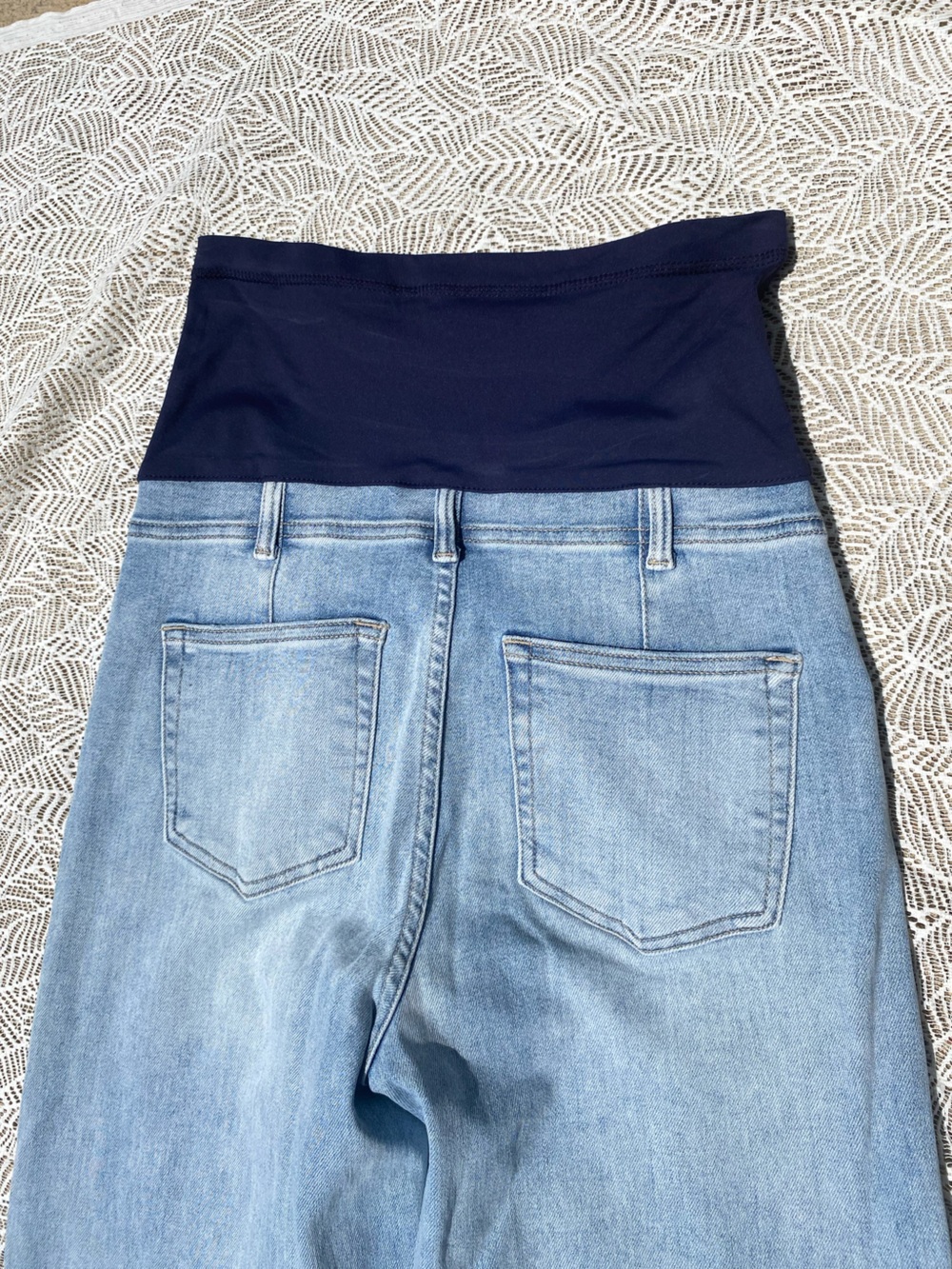 PinkBlush Light Blue Front Seam Cropped Wide Leg Maternity Jeans - Never Worn - Picture 3 of 5